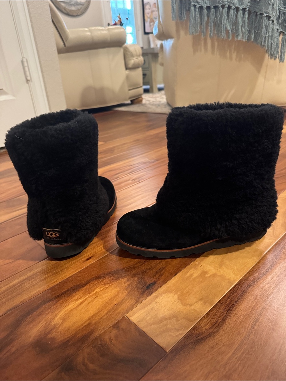 UGG Maylin boot size 9 rare style